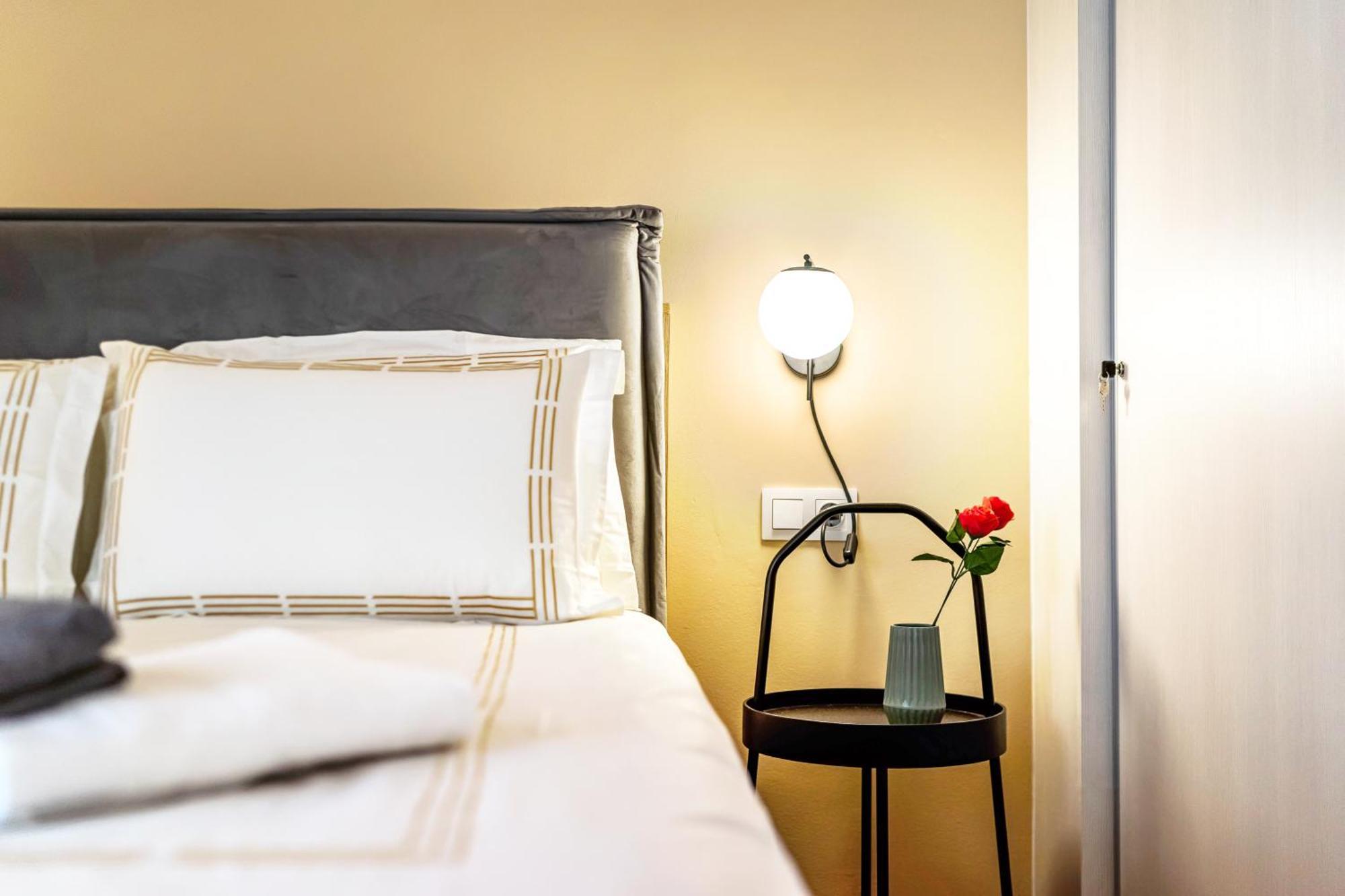 Oasis Athens - Boutique Suites Zewnętrze zdjęcie